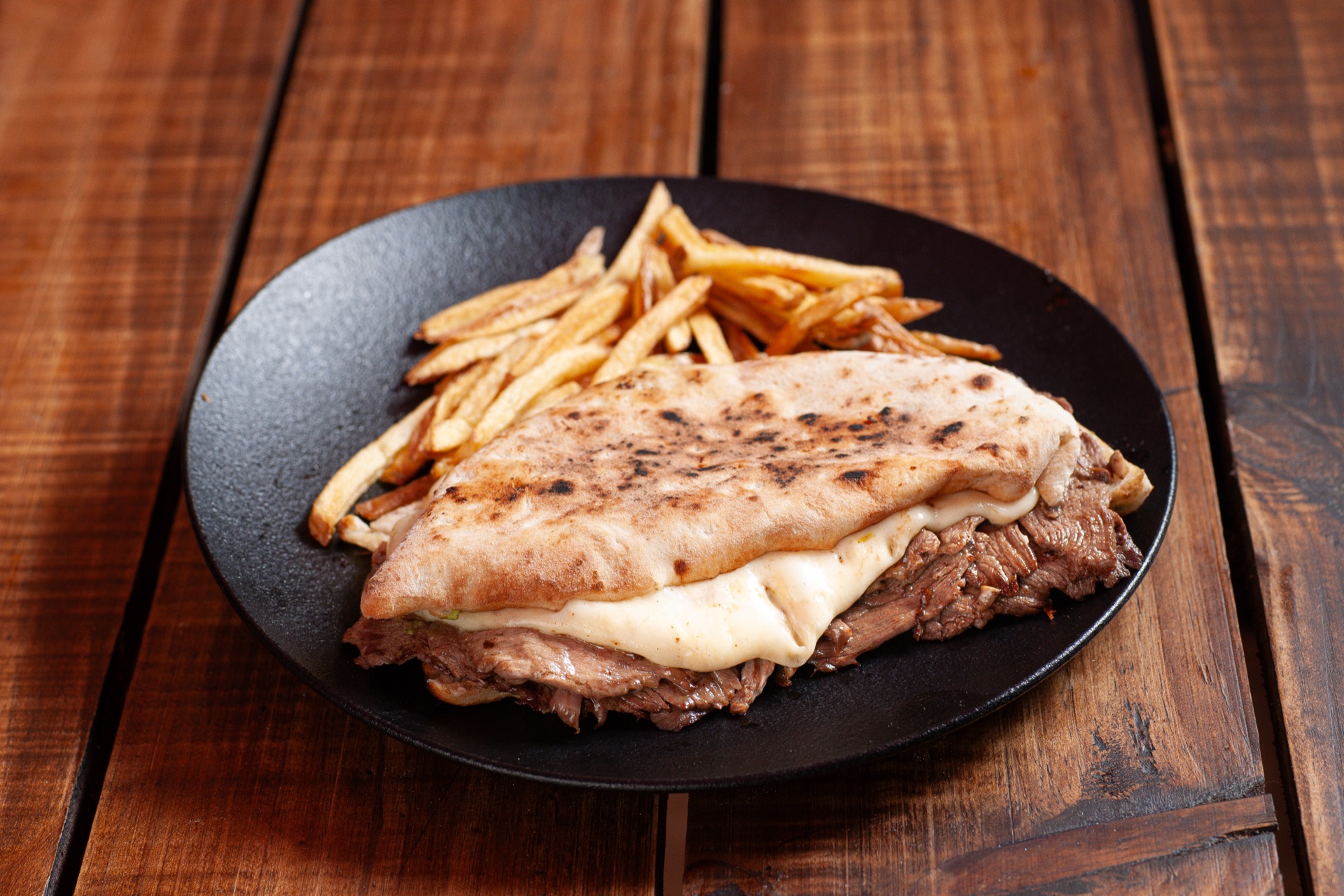 Churrasco Rossi con papas fritas