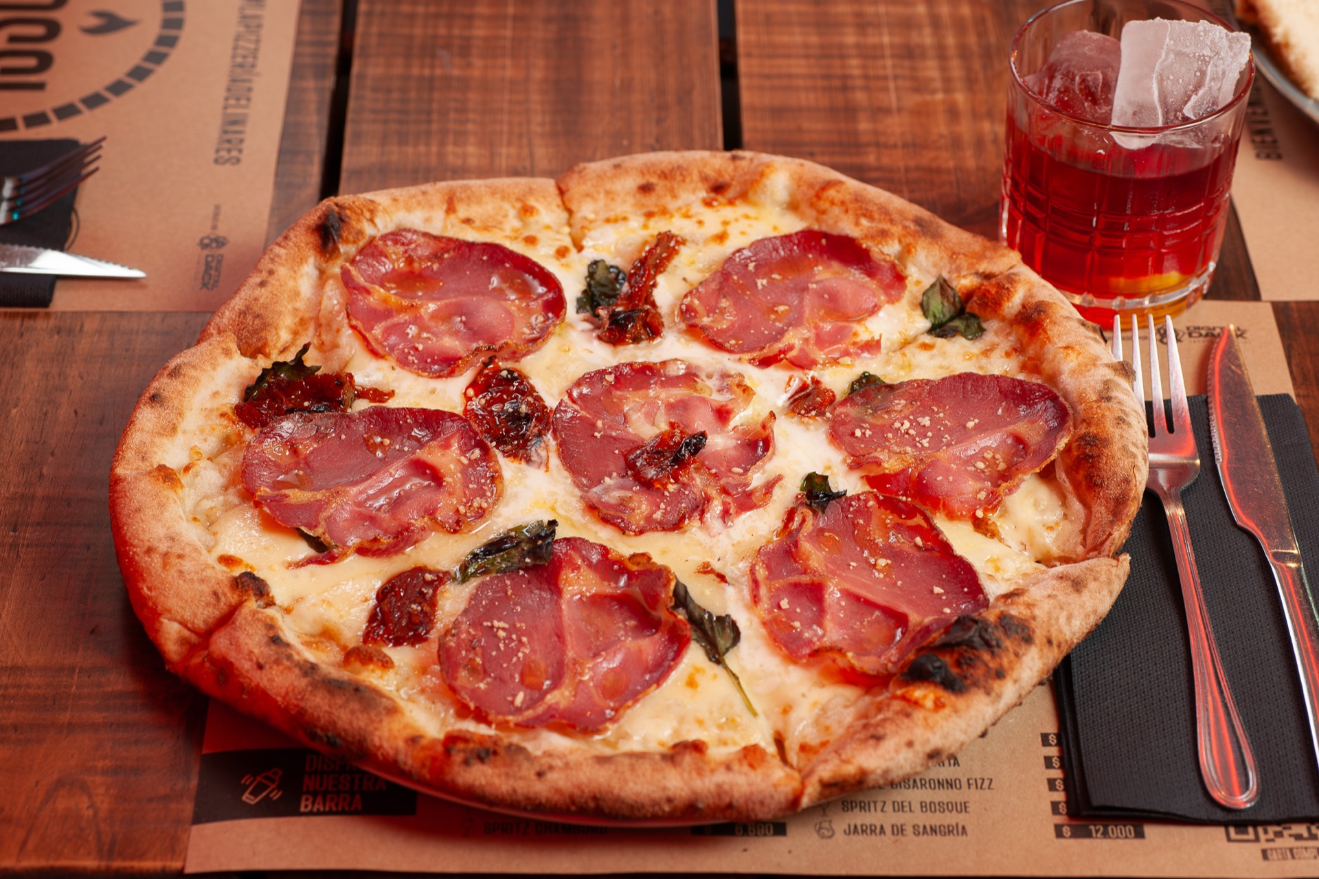 Pizza napoletana Rossi con coppa