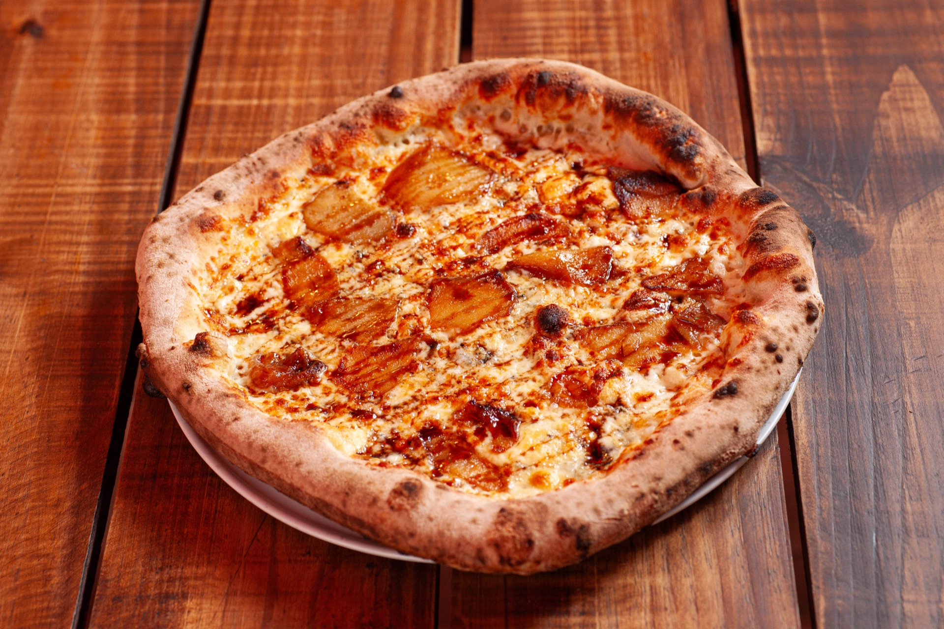 Detalle de pizza estilo napoletana Rossi